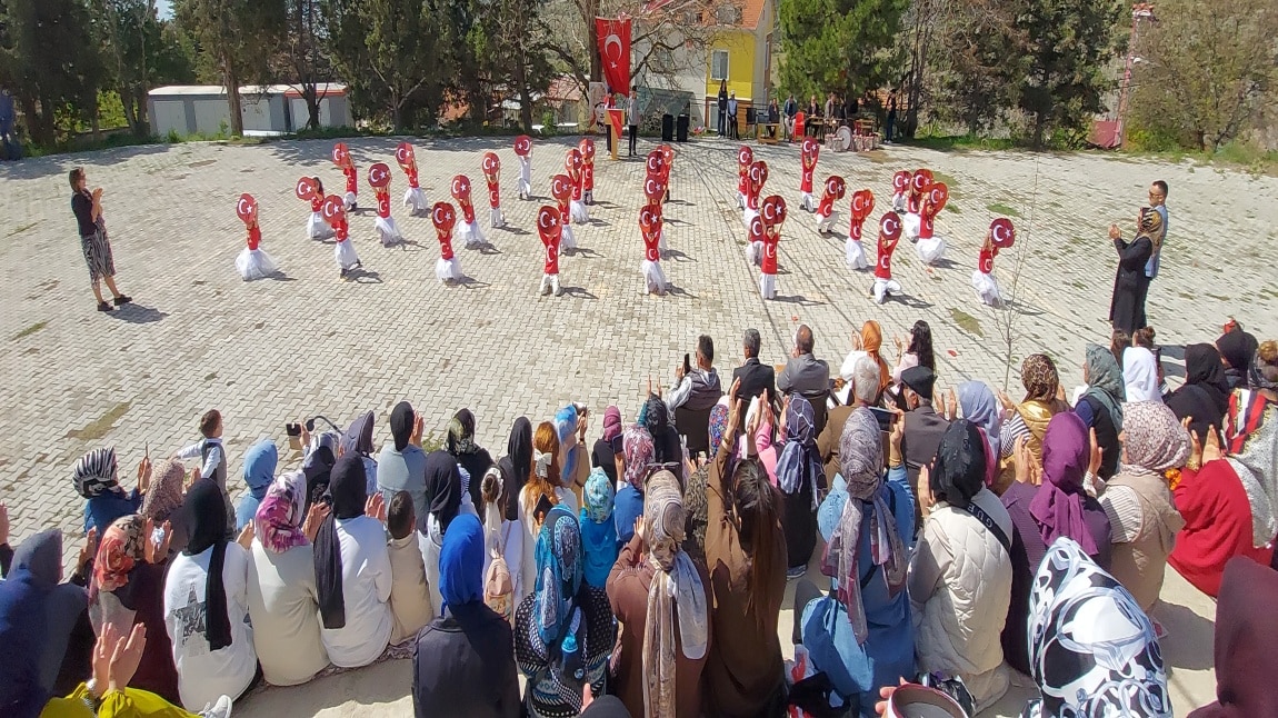 23 NİSAN ULUSAL EGEMENLİK VE ÇOCUK BAYRAMI'NI OKULUMUZDA COŞKUYLA KUTLADIK.