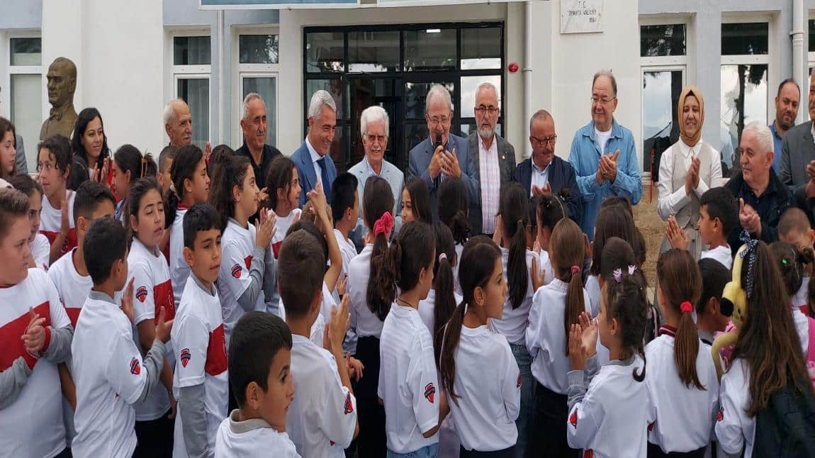 OKULUMUZDA KIYMETLİ MİSAFİRLERİMİZİ AĞIRLAMAKTAN MUTLULUK DUYDUK.